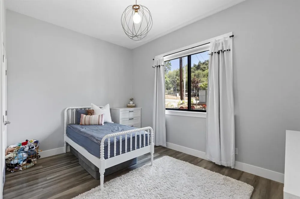 25812 Willow Lane Escondido, CA 92026