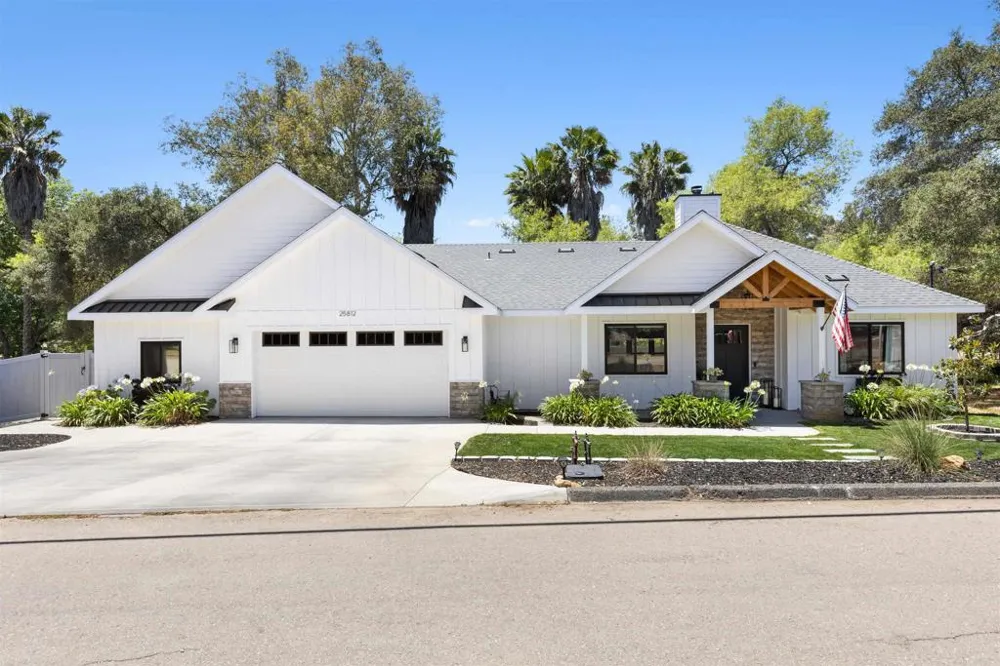 25812 Willow Lane Escondido, CA 92026