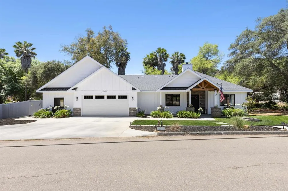 25812 Willow Lane Escondido, CA 92026