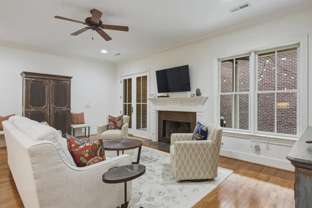 212 Cherry Street Chattanooga, TN 37403