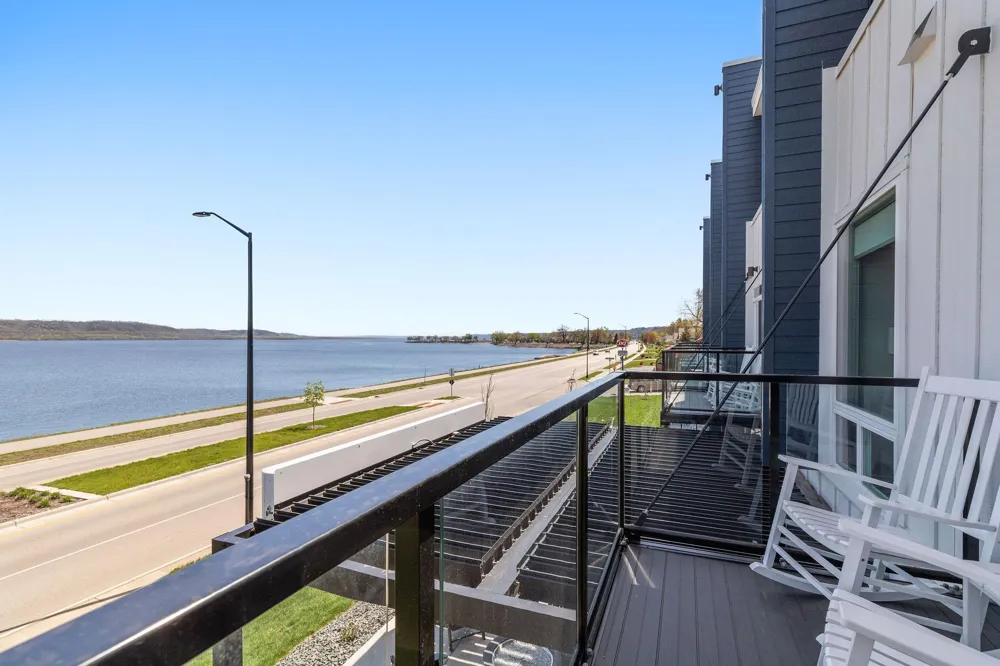 907 Lakeshore Drive #204 Lake City, MN 55041
