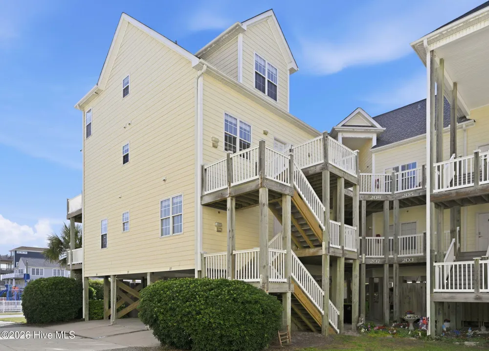 215 Summer Winds Place Surf City, NC 28445