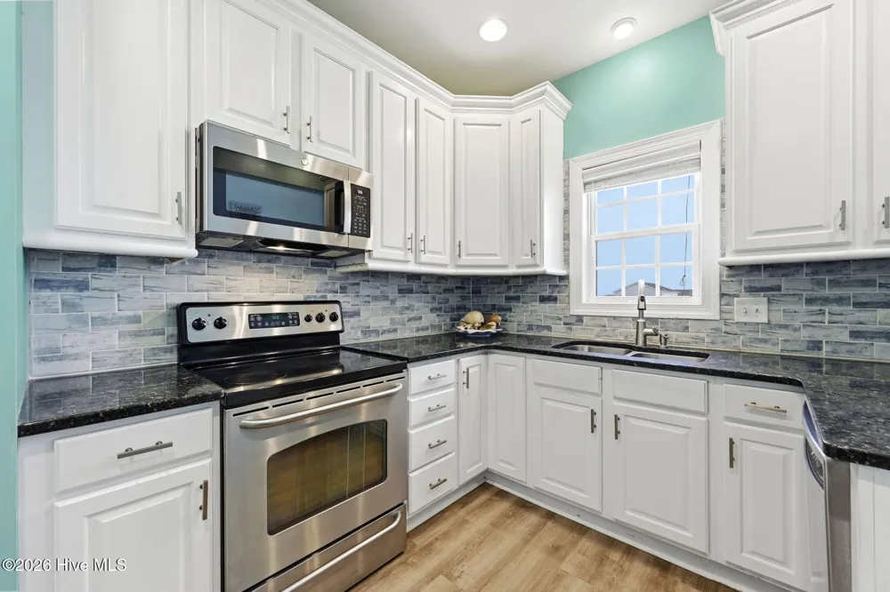 215 Summer Winds Place Surf City, NC 28445