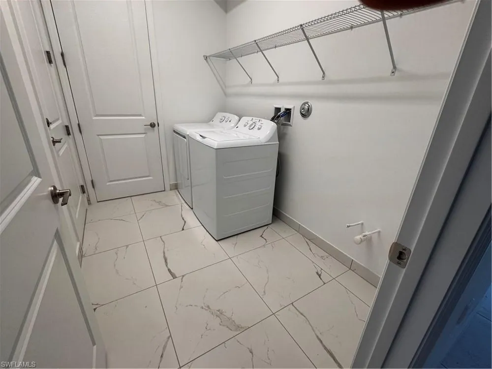 2864 Bloomfield Way Naples, FL 34116