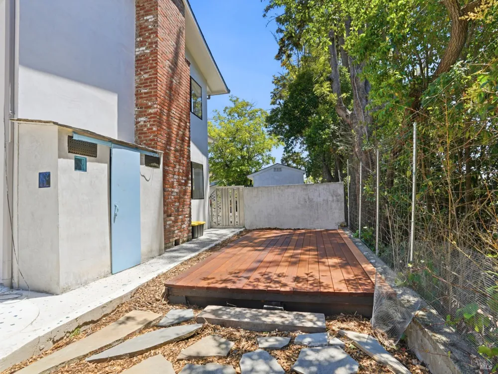 821 Las Colindas Road San Rafael, CA 94903