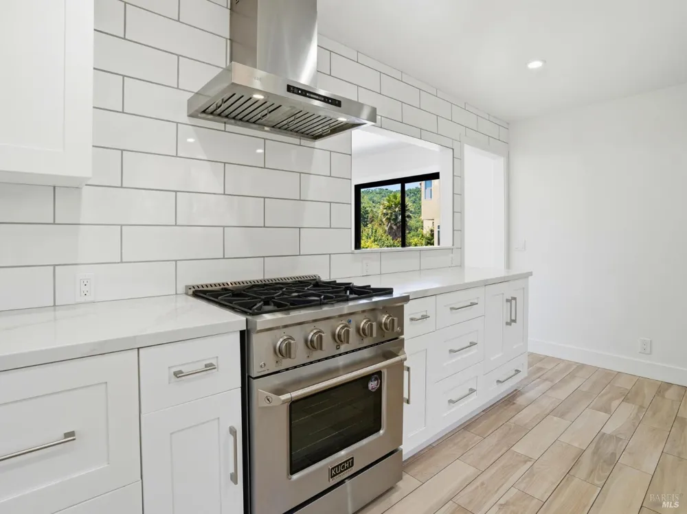 821 Las Colindas Road San Rafael, CA 94903