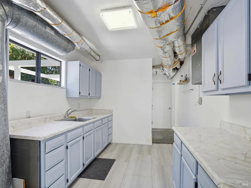 821 Las Colindas Road San Rafael, CA 94903