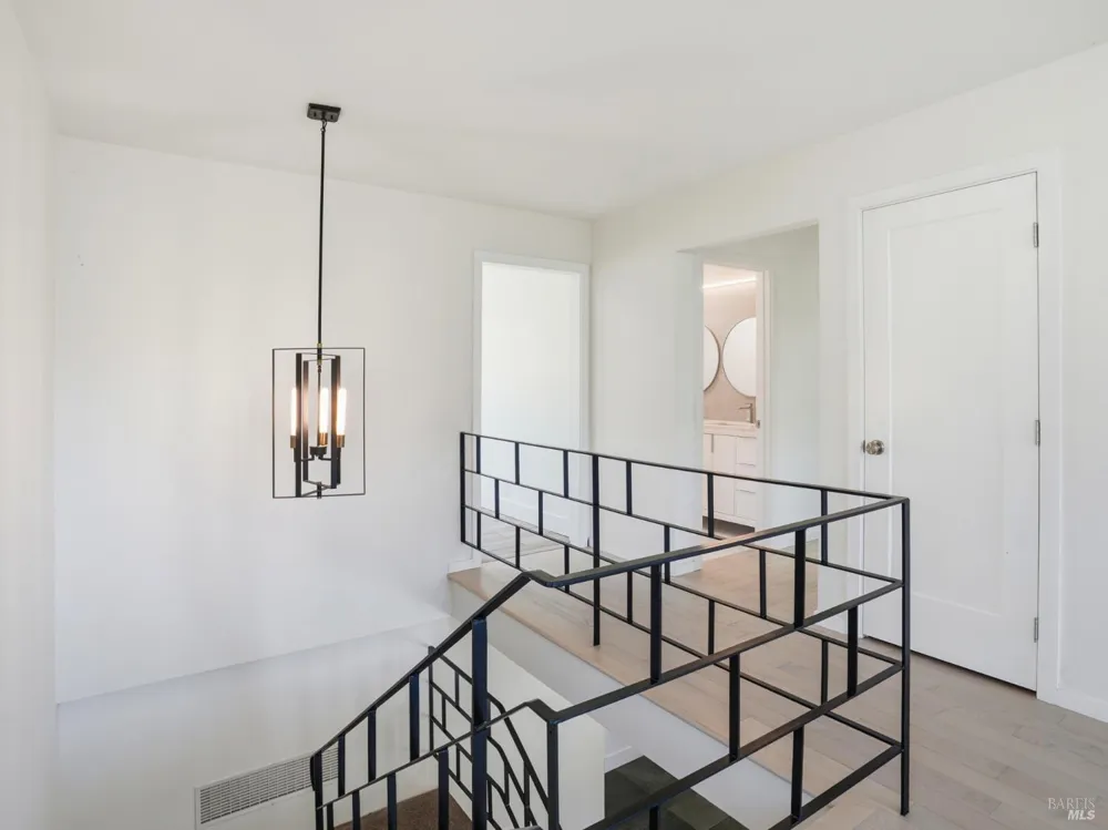 821 Las Colindas Road San Rafael, CA 94903