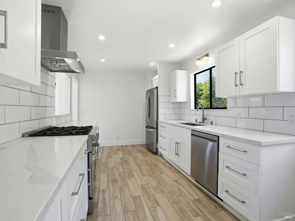 821 Las Colindas Road San Rafael, CA 94903