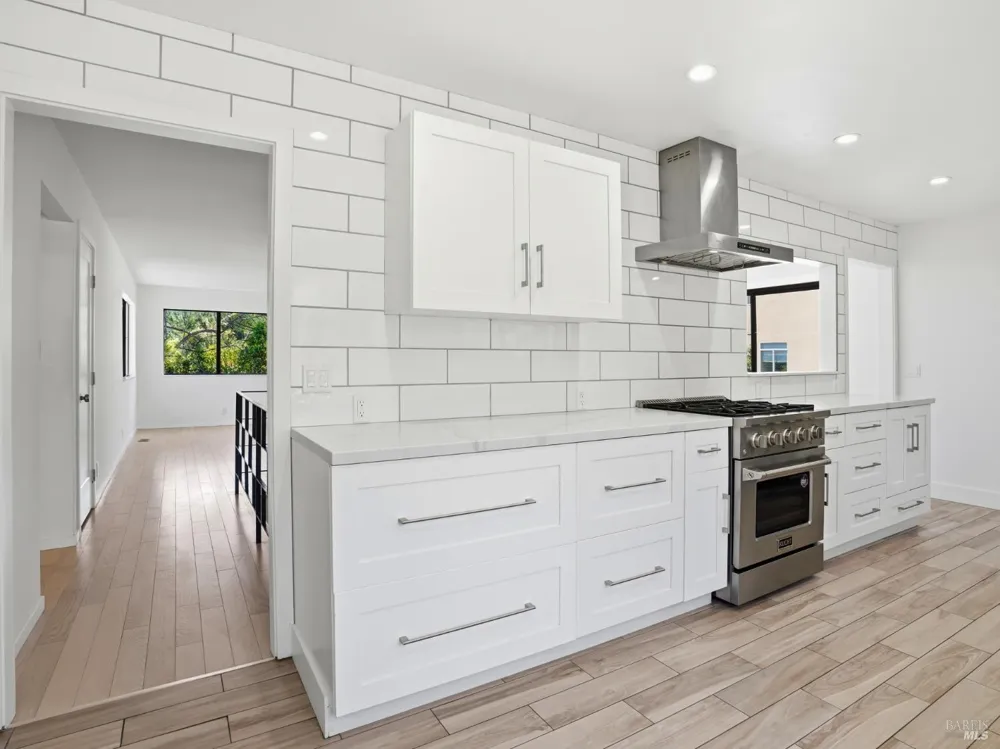 821 Las Colindas Road San Rafael, CA 94903