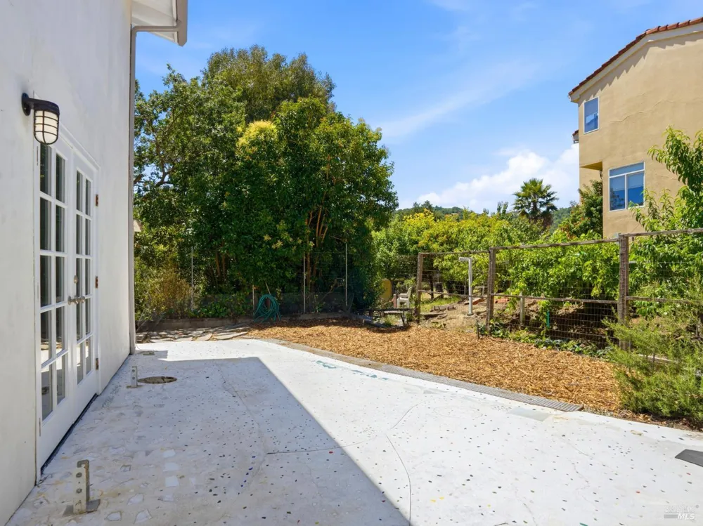 821 Las Colindas Road San Rafael, CA 94903