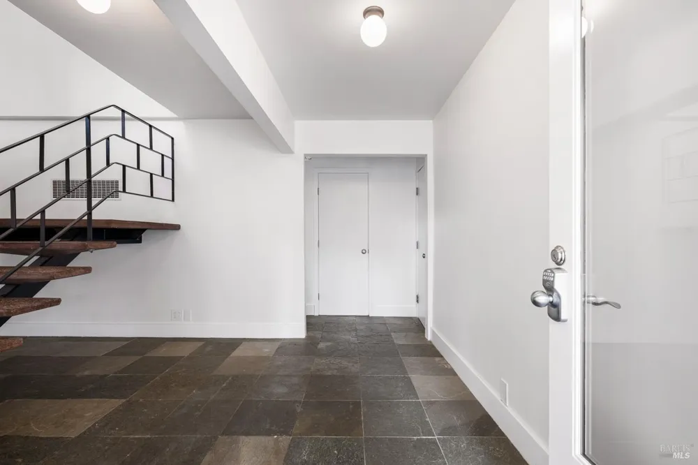 821 Las Colindas Road San Rafael, CA 94903