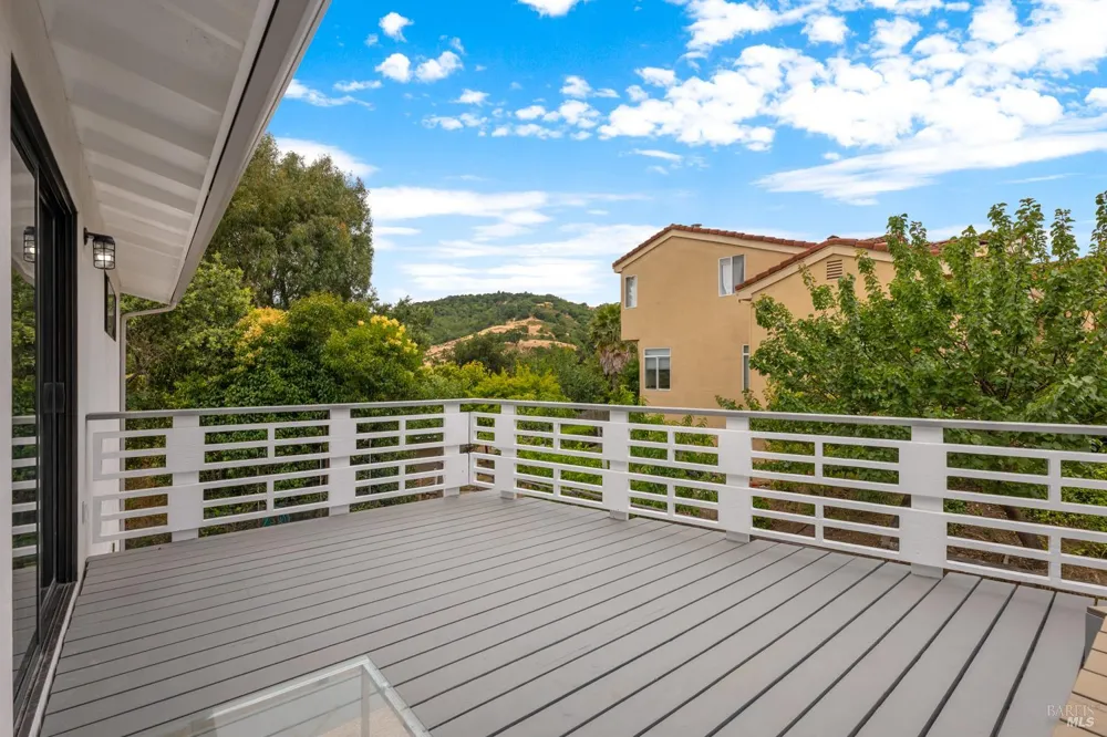 821 Las Colindas Road San Rafael, CA 94903