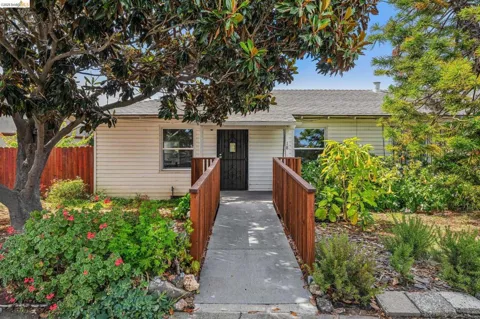 18 W Bissell Ave #204