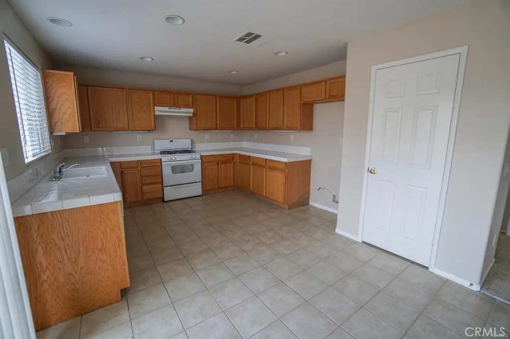 14601 Equestrian Way Victorville, CA 92394