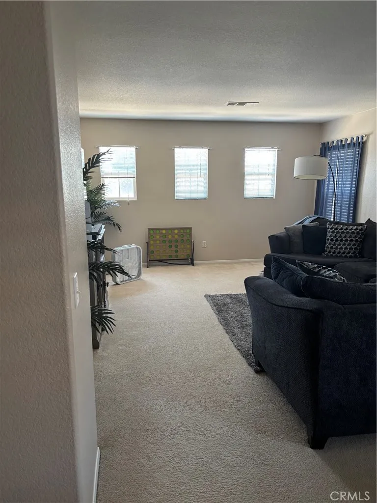 14601 Equestrian Way Victorville, CA 92394