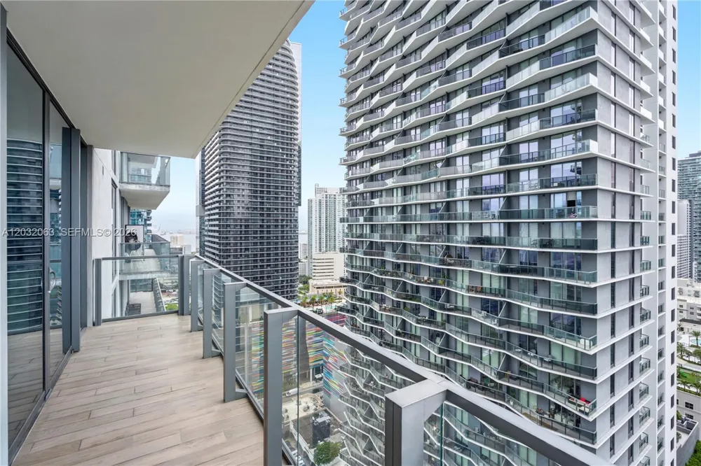 88 SW 7th St #2302 Miami, FL 33130