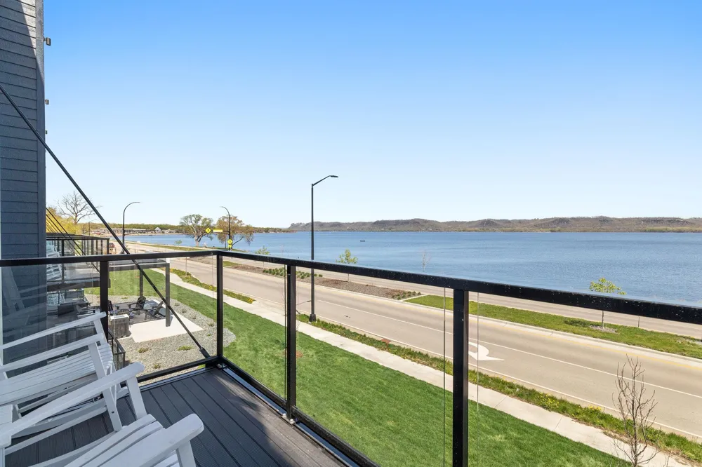 907 Lakeshore Drive #207 Lake City, MN 55041