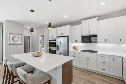 1712 Oak Creek Drive