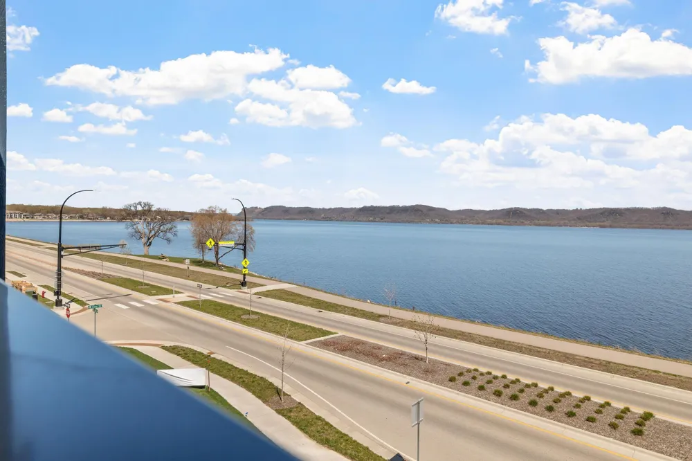 907 Lakeshore Drive #303 Lake City, MN 55041