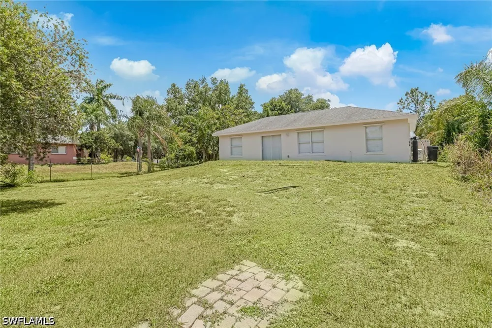 2nd Avenue SE Naples, FL 34117