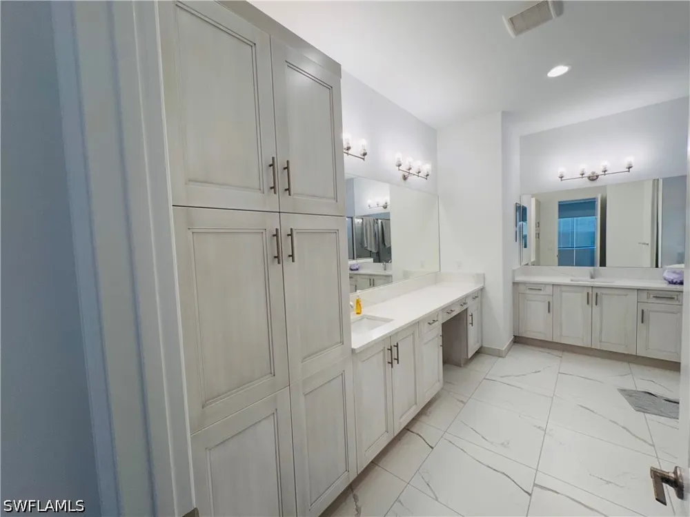 Bloomfield Way Naples, FL 34116