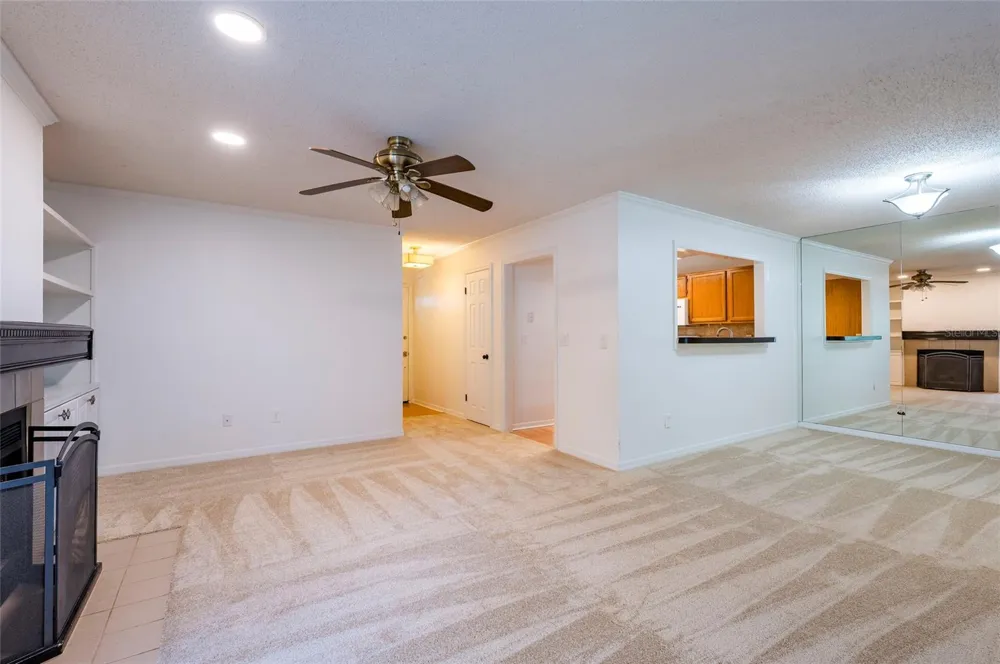 3164 VALLEY OAKS DRIVE #3164 Tampa, FL 33618