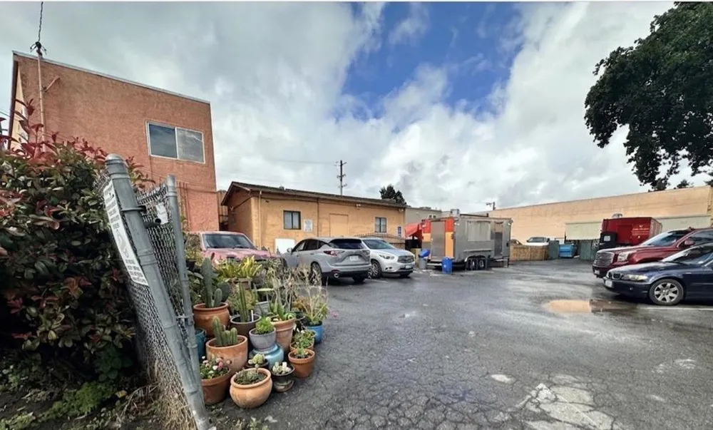 256167 El Camino Real Redwood City, CA 94061