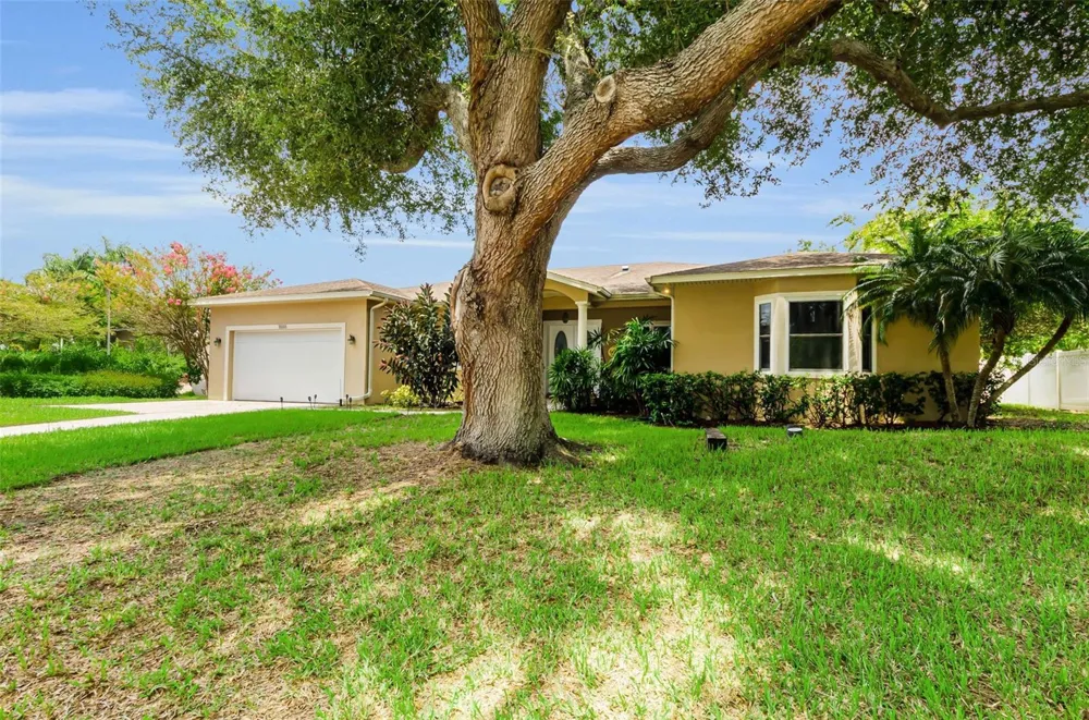 1888 BUGLE LANE Clearwater, FL 33764