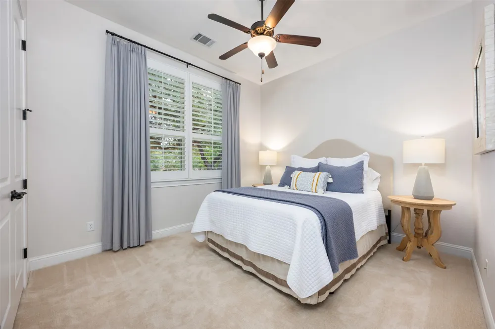 215 Lake Como Drive Lakeway, TX 78734