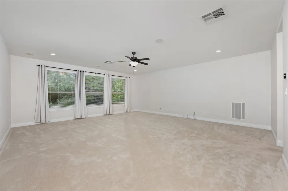 215 Lake Como Drive Lakeway, TX 78734