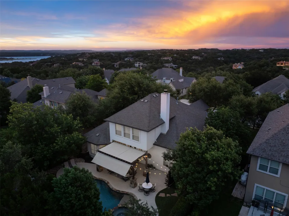 215 Lake Como Drive Lakeway, TX 78734