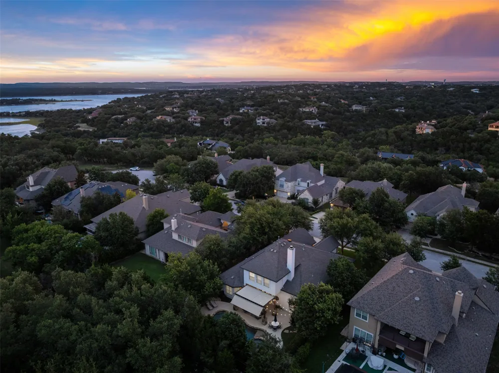 215 Lake Como Drive Lakeway, TX 78734