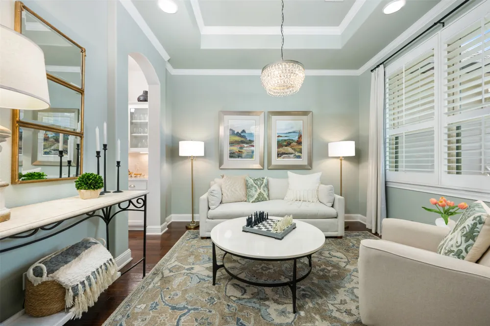 215 Lake Como Drive Lakeway, TX 78734
