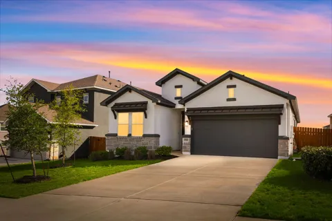 8510 Red Bottle Brush Road