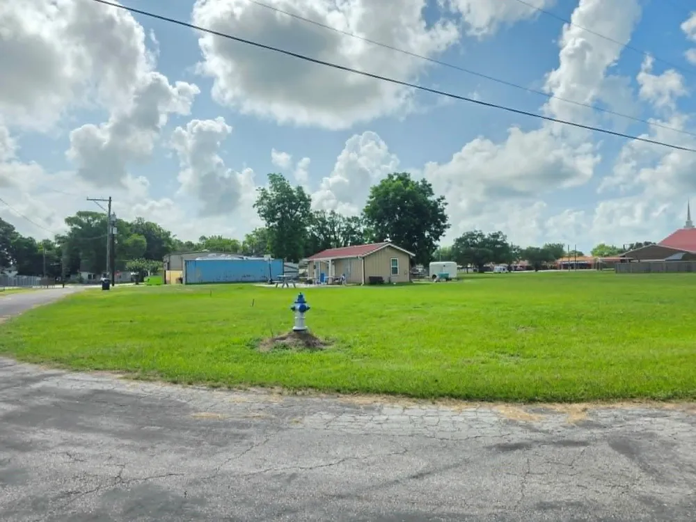 3205 Avenue E Bay City, TX 77414