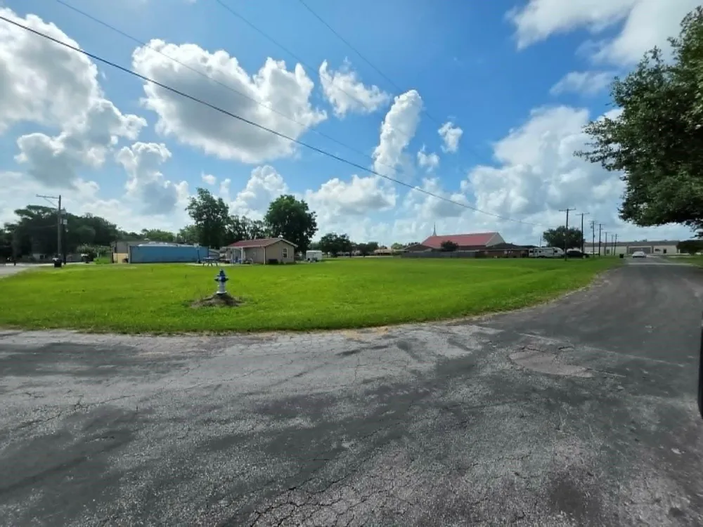 3205 Avenue E Bay City, TX 77414