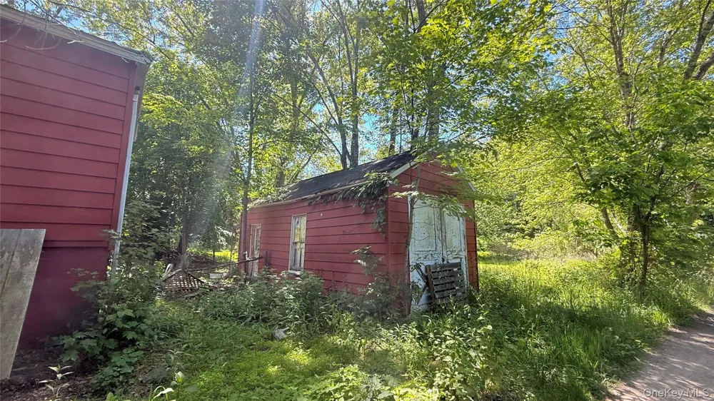 1588 Route 212 Saugerties, NY 12477