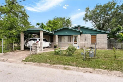 322 Petra Avenue
