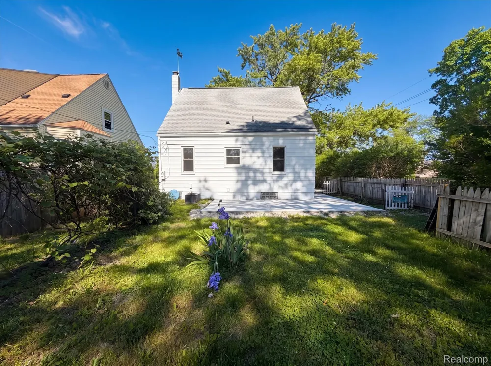 492 Algene Street Lake Orion Village, MI 48362