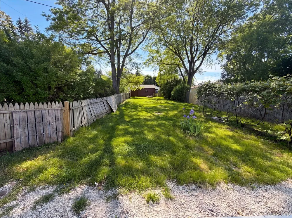 492 Algene Street Lake Orion Village, MI 48362