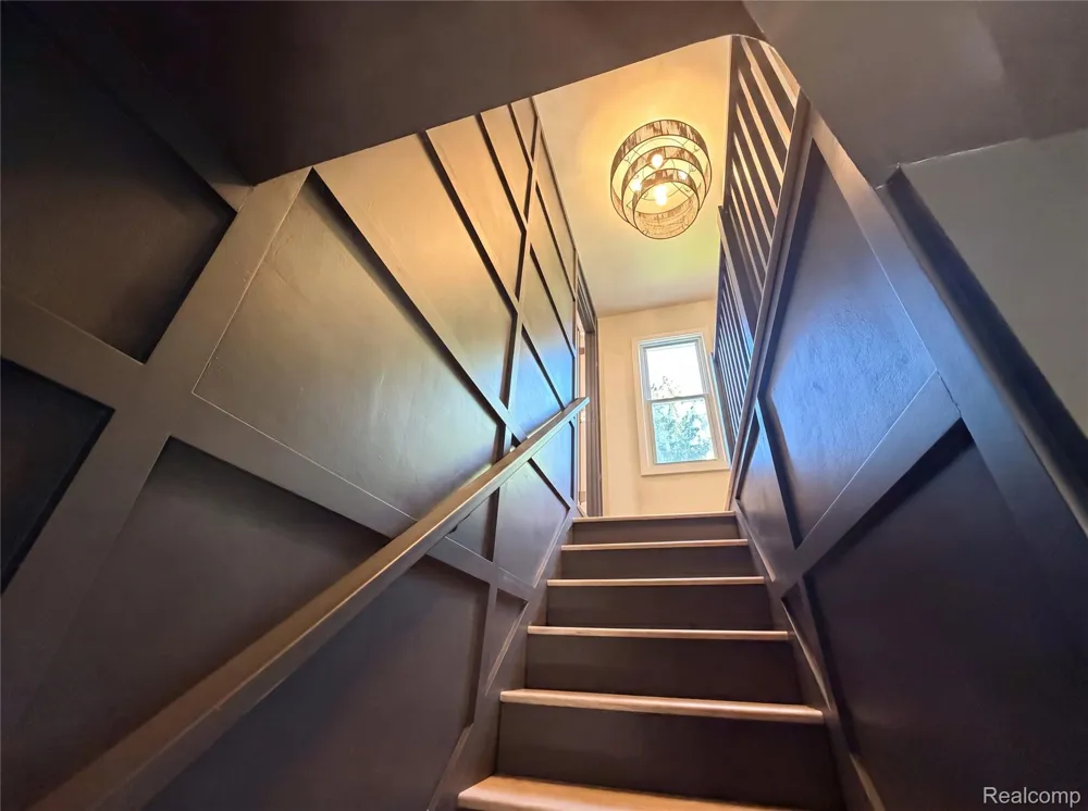 492 Algene Street Lake Orion Village, MI 48362