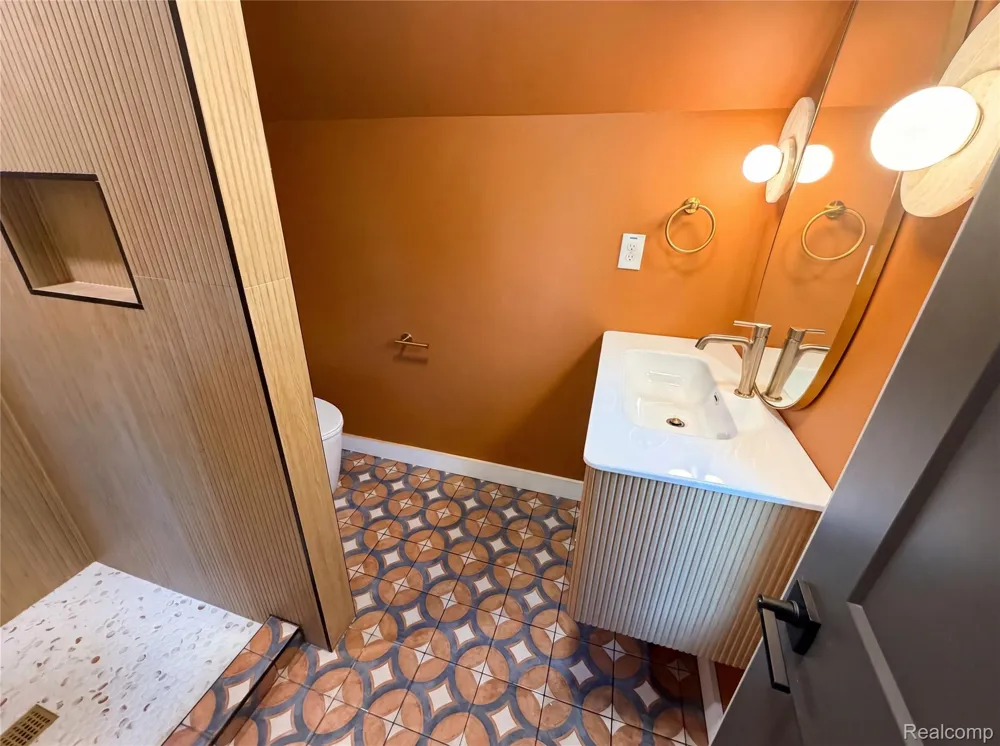 492 Algene Street Lake Orion Village, MI 48362