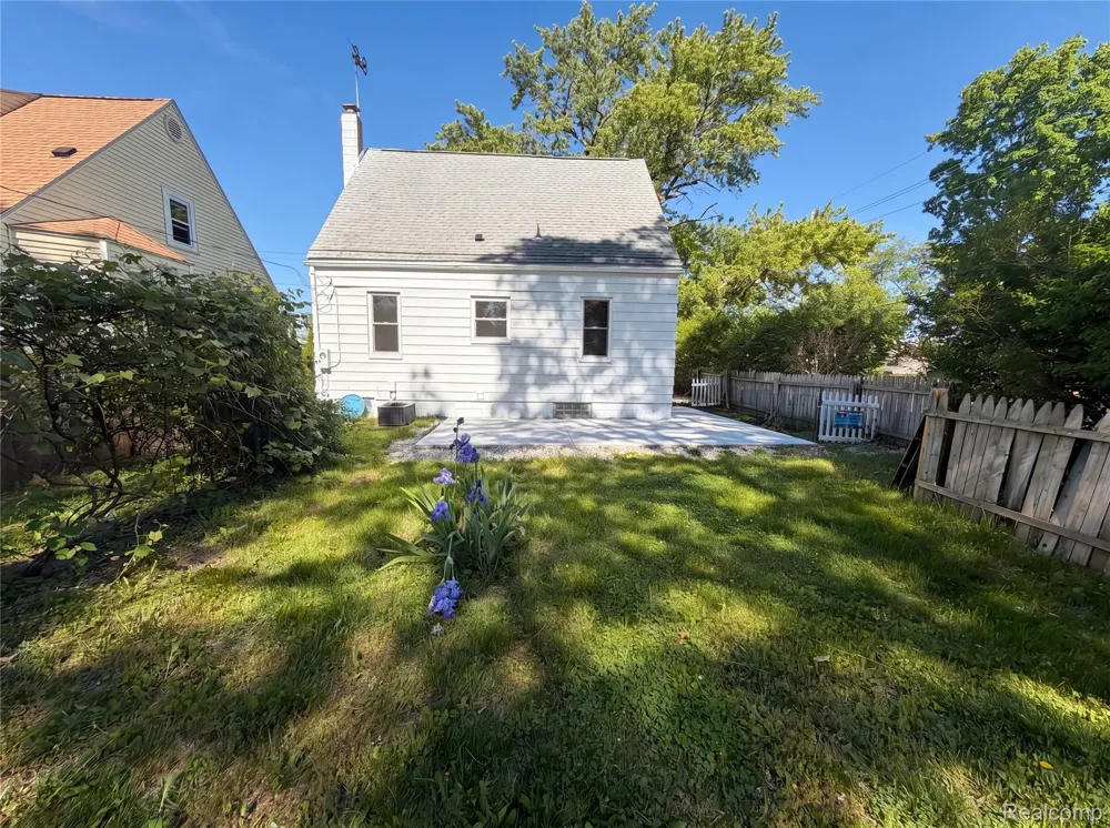 492 Algene Street Lake Orion Village, MI 48362