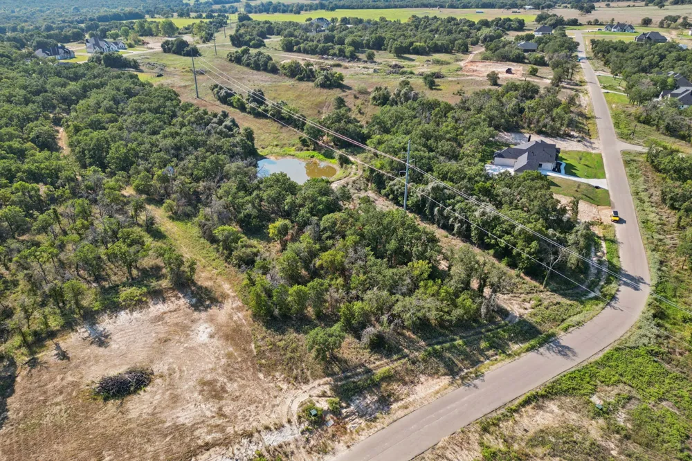 1049 Glenoaks Drive Weatherford, TX 76088