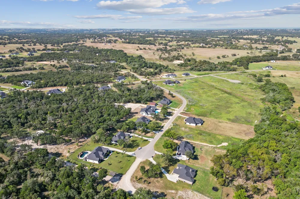 1049 Glenoaks Drive Weatherford, TX 76088