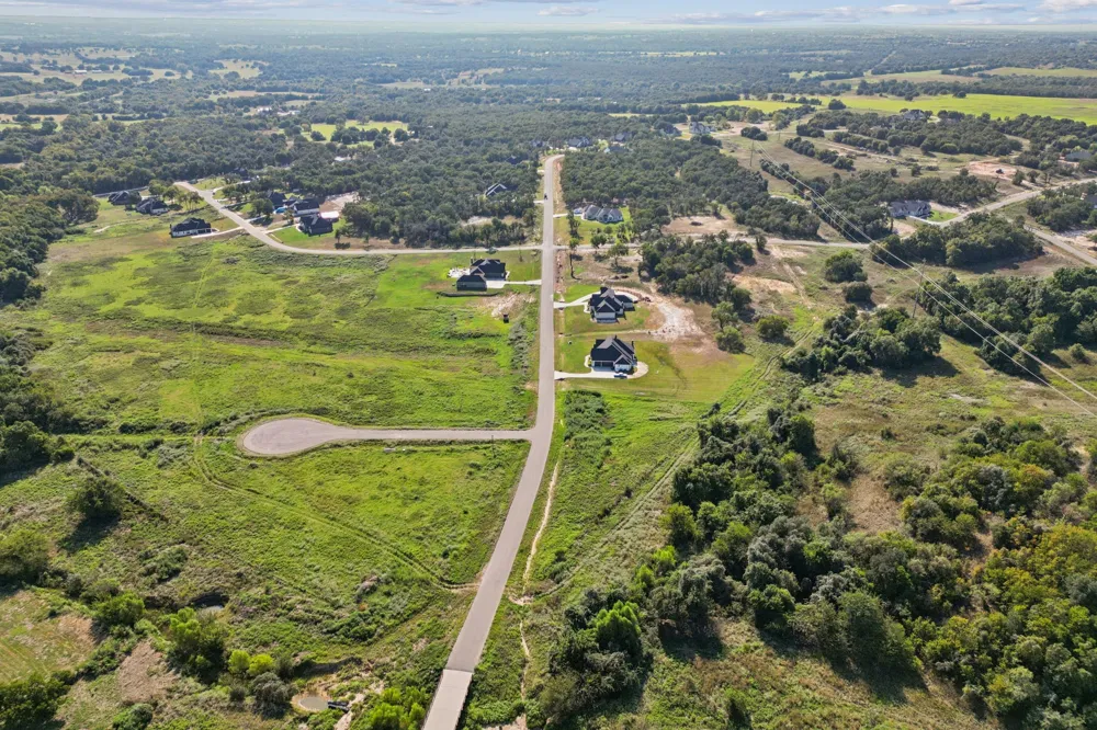 1049 Glenoaks Drive Weatherford, TX 76088