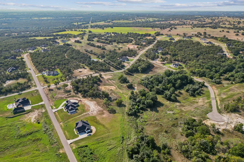 1049 Glenoaks Drive Weatherford, TX 76088