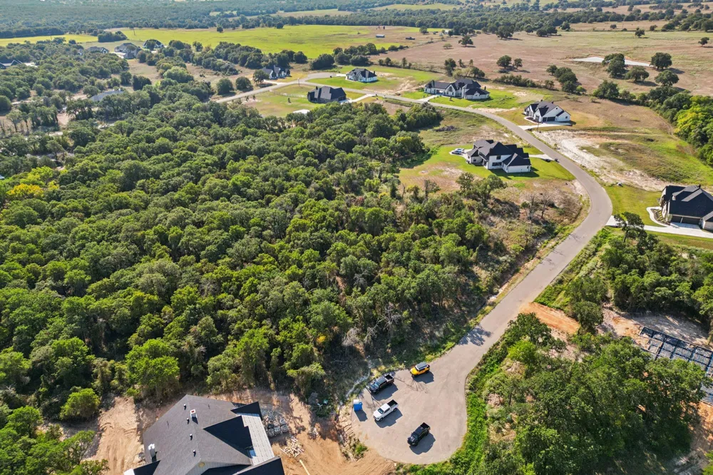 1049 Glenoaks Drive Weatherford, TX 76088
