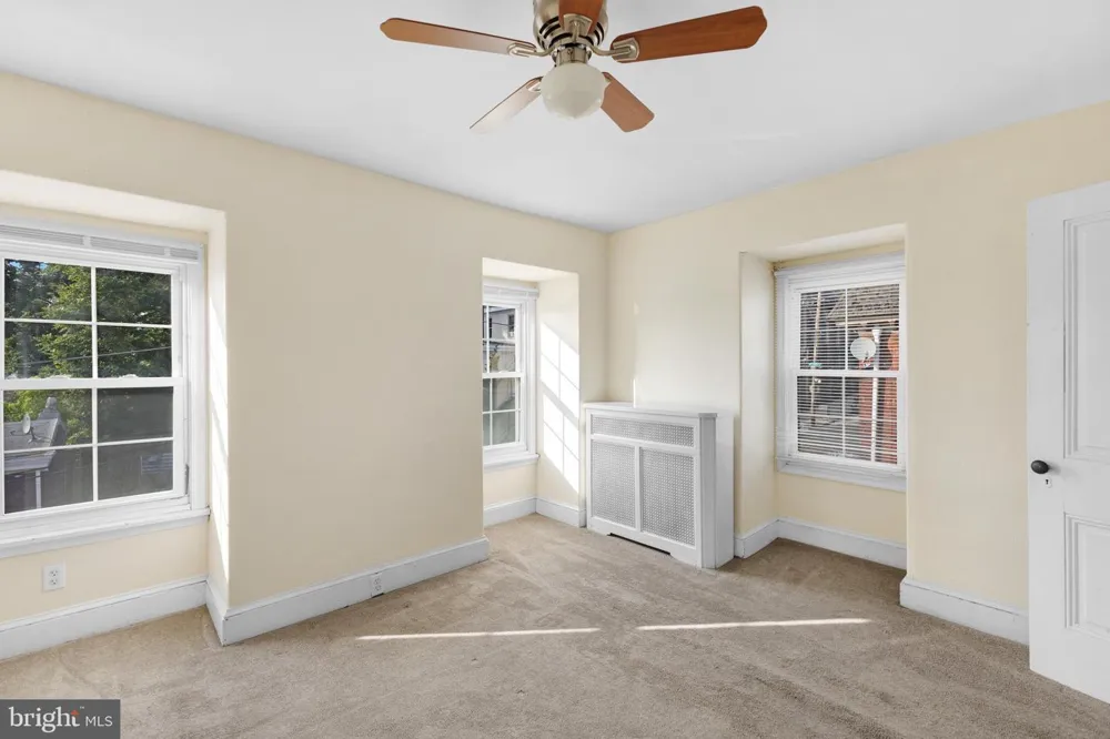 122 W SALAIGNAC STREET Philadelphia, PA 19127